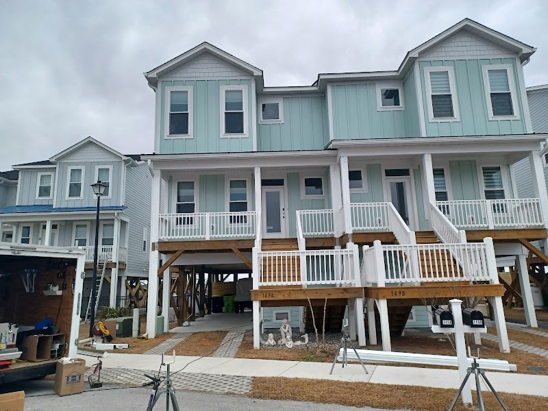 Apex Seamless Gutters & More, LLC — photo 2 of roofing contractor in Sneads Ferry, NC