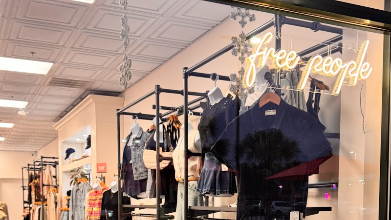 Apricot Lane Boutique — photo 2 of shop in Surf City, NC