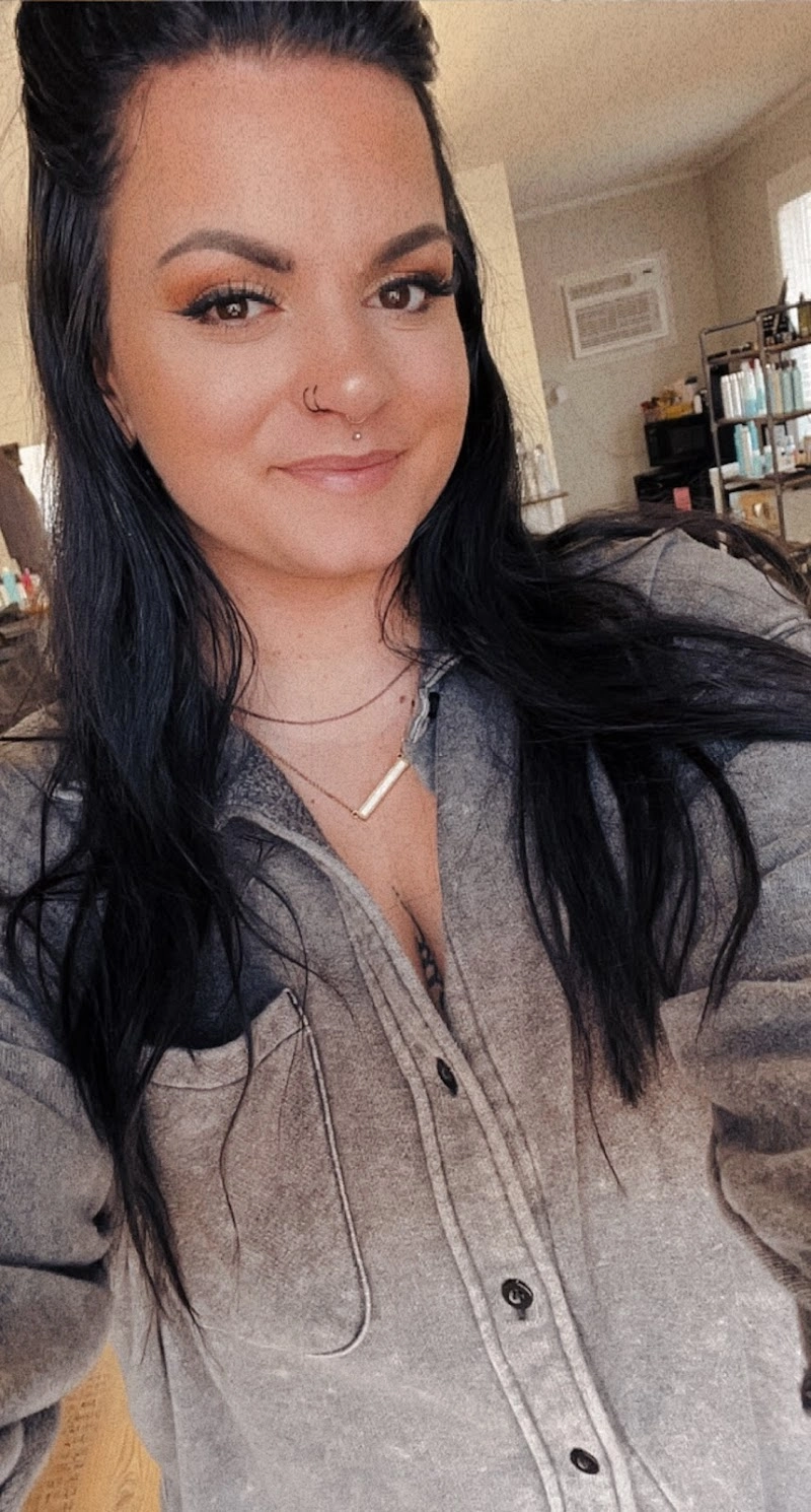 Ashley Leilani Beauty @ Cutting Edge Salon hair salon in Holly Ridge, NC