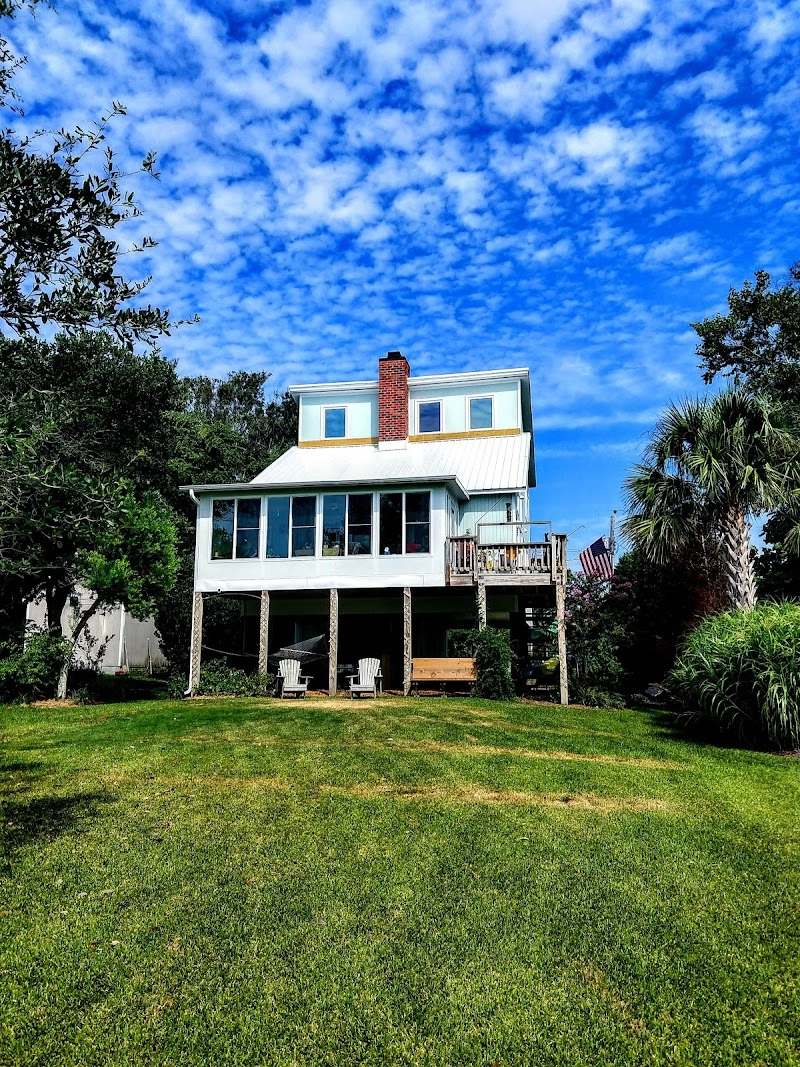 Bed and Breakfast at Mallard Bay hotel in Hampstead, NC — Topsail Island