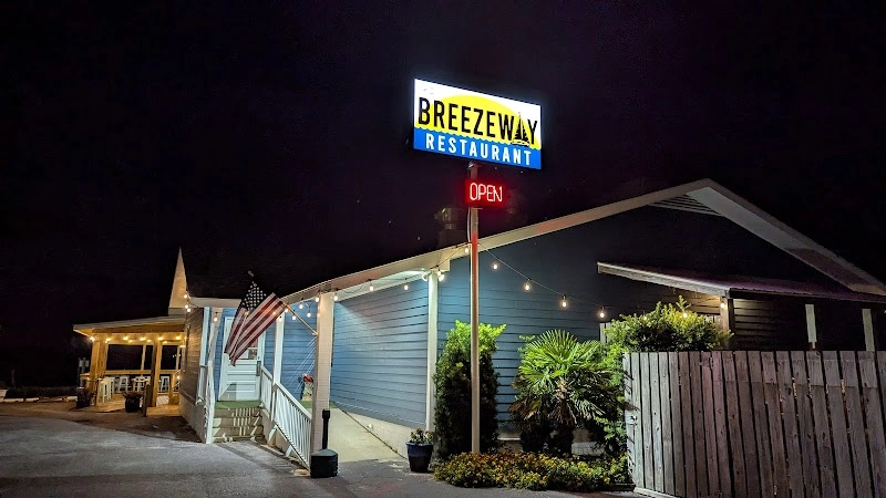 Breezeway Restaurant seafood restaurant in Topsail Beach, NC — Topsail Island