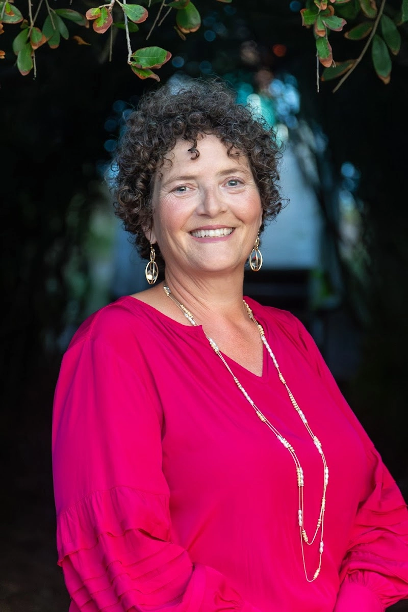 Denise Thomas, Lucas and Associates REALTORS, Inc real estate office in Hampstead, NC — Topsail Island