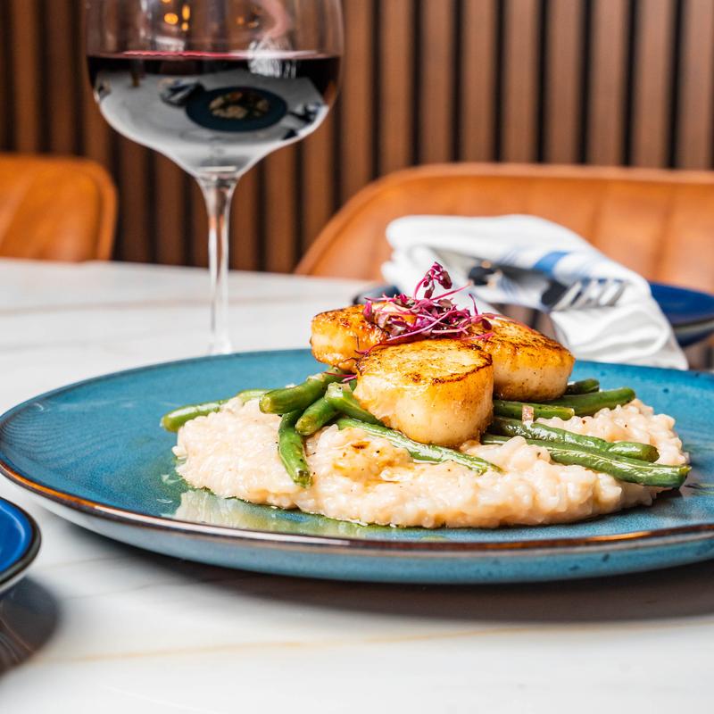 Driftwood Craft Kitchen & Cocktail Bar — photo 2 of restaurant in Surf City, NC