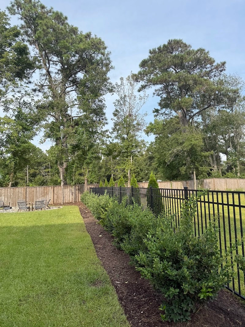 Eric's Lawncare LLC landscaping services in Hampstead, NC