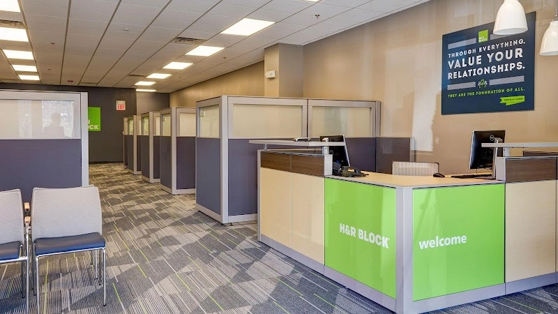 H&R Block financial services in Surf City, NC