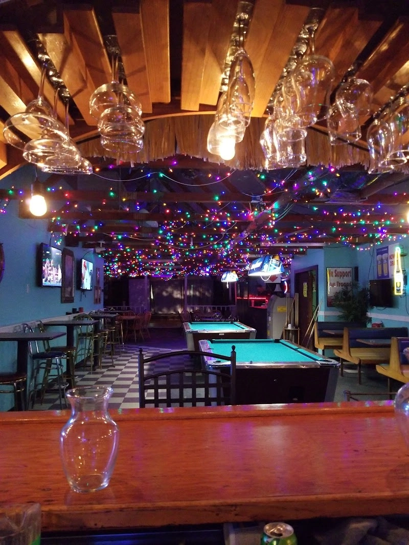 Hulas Bar and grill local business in Surf City, NC