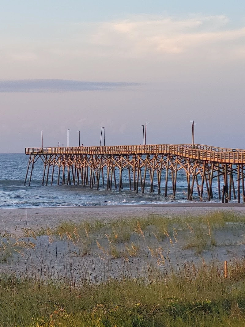 Jolly Roger Inn & Pier fishing pier in Topsail Beach, NC
