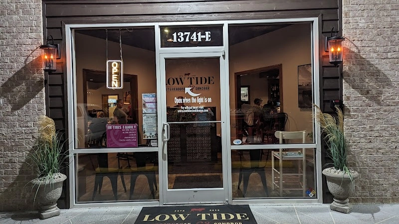 Low Tide Steakhouse & SandBar restaurant in Surf City, NC — Topsail Island