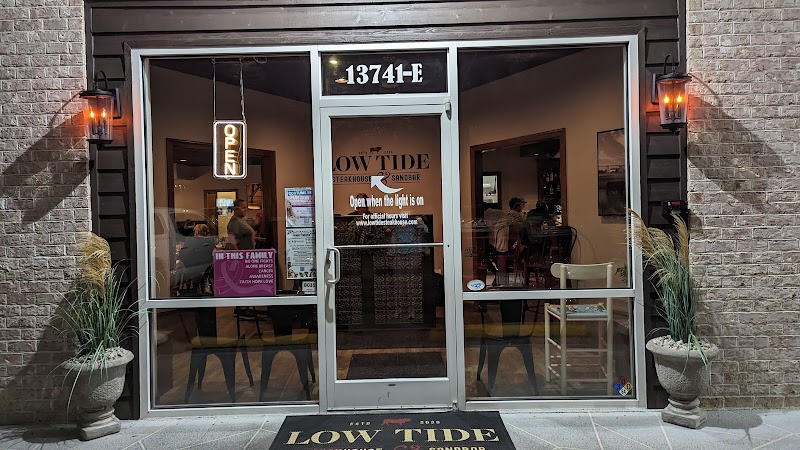 Low Tide Steakhouse &amp; SandBar