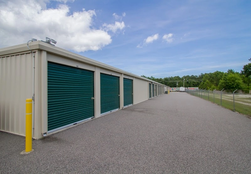 Pinnacle Storage storage facility in Sneads Ferry, NC