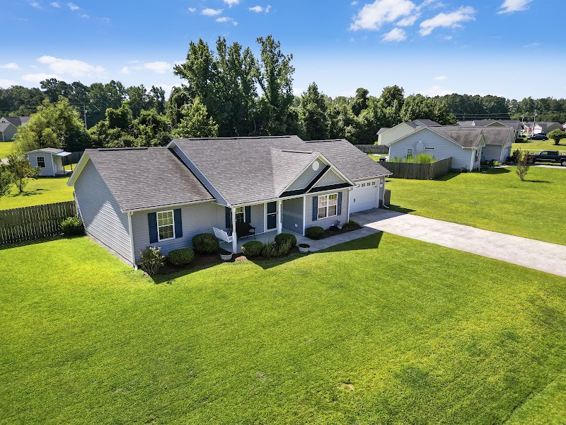 Quiet Waters Realty Group — photo 2 of real estate office in Surf City, NC