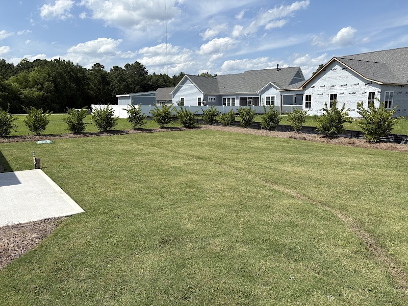 Red White & Blue Lawn Care — photo 2 of landscaping services in Sneads Ferry, NC