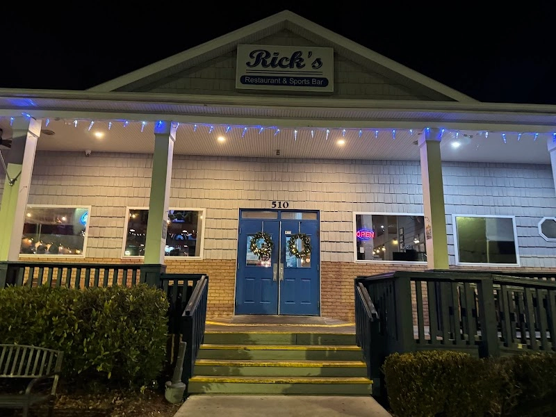 Rick's Restaurant & Sports Bar restaurant in Sneads Ferry, NC — Topsail Island
