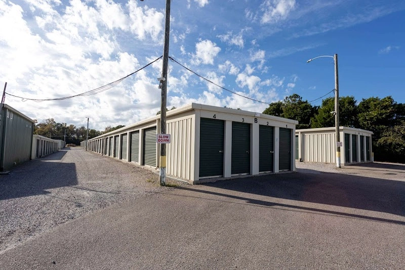 Roll Up Self Storage storage facility in Surf City, NC