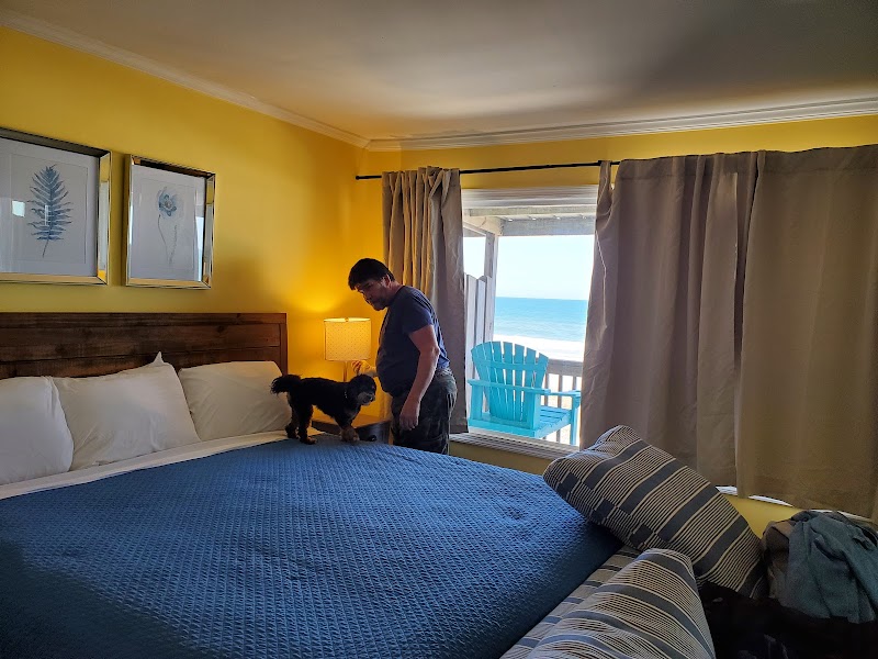 Sea Vista Motel — photo 2 of hotel in Topsail Beach, NC