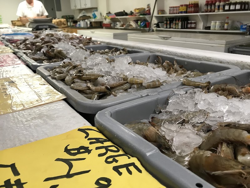 Thomas Tackle & Seafood — photo 2 of seafood restaurant in Surf City, NC