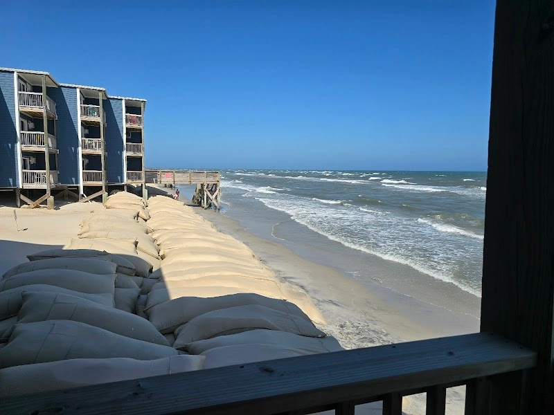 Topsail Reef hotel in North Topsail Beach, NC — Topsail Island
