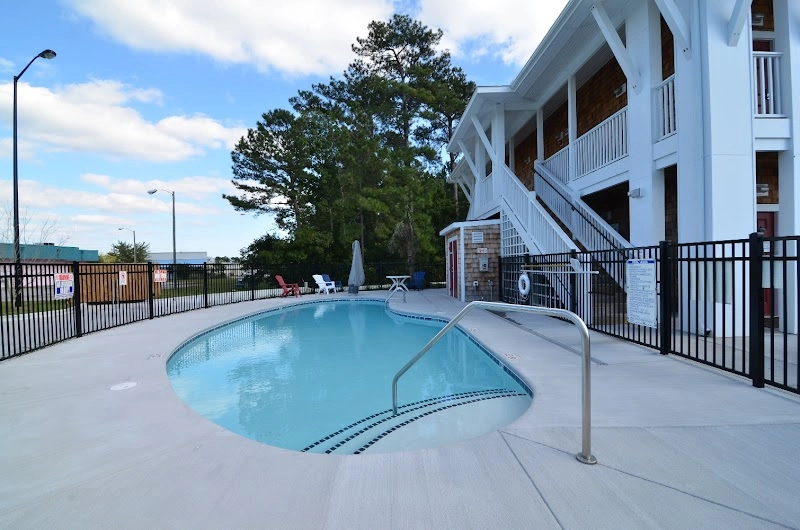 Topsail Shores Inn hotel in Sneads Ferry, NC — Topsail Island