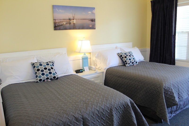 Topsail Shores Inn — photo 2 of hotel in Sneads Ferry, NC